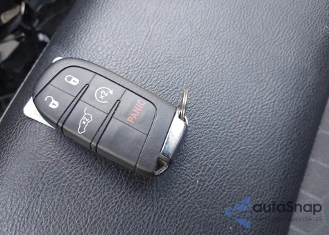 2019 Jeep Compass Altitude 4X4 from USA, damaged, VIN 3C4NJDBB9KT724350